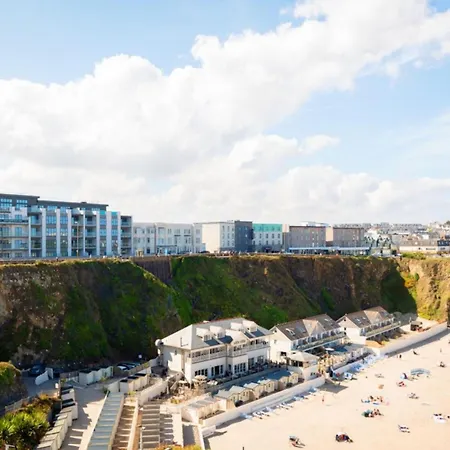28 Cliff Edge In Newquay *